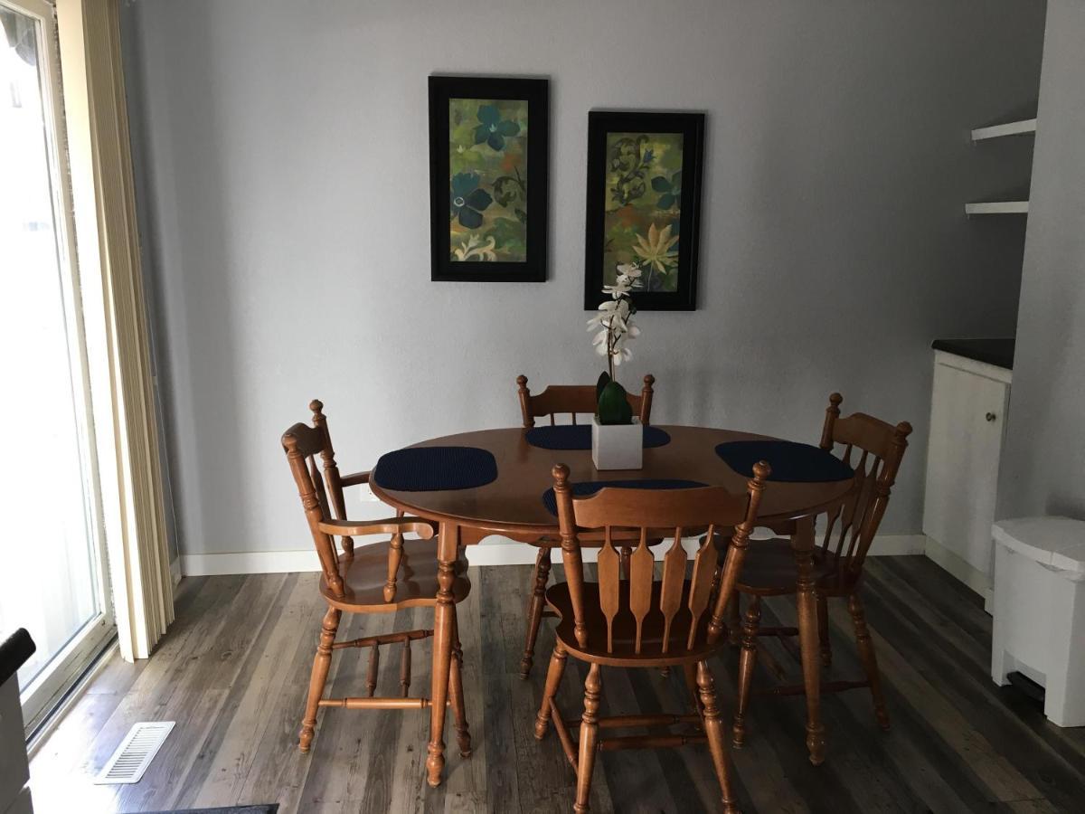 Easy Access Full Duplex - Sleeps 12 Βίλα Lethbridge Εξωτερικό φωτογραφία