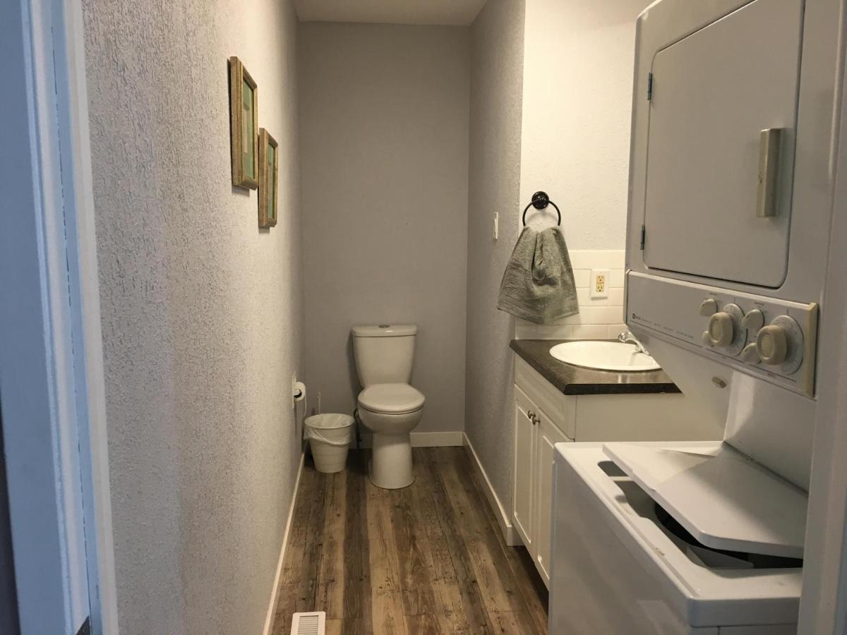 Easy Access Full Duplex - Sleeps 12 Βίλα Lethbridge Εξωτερικό φωτογραφία